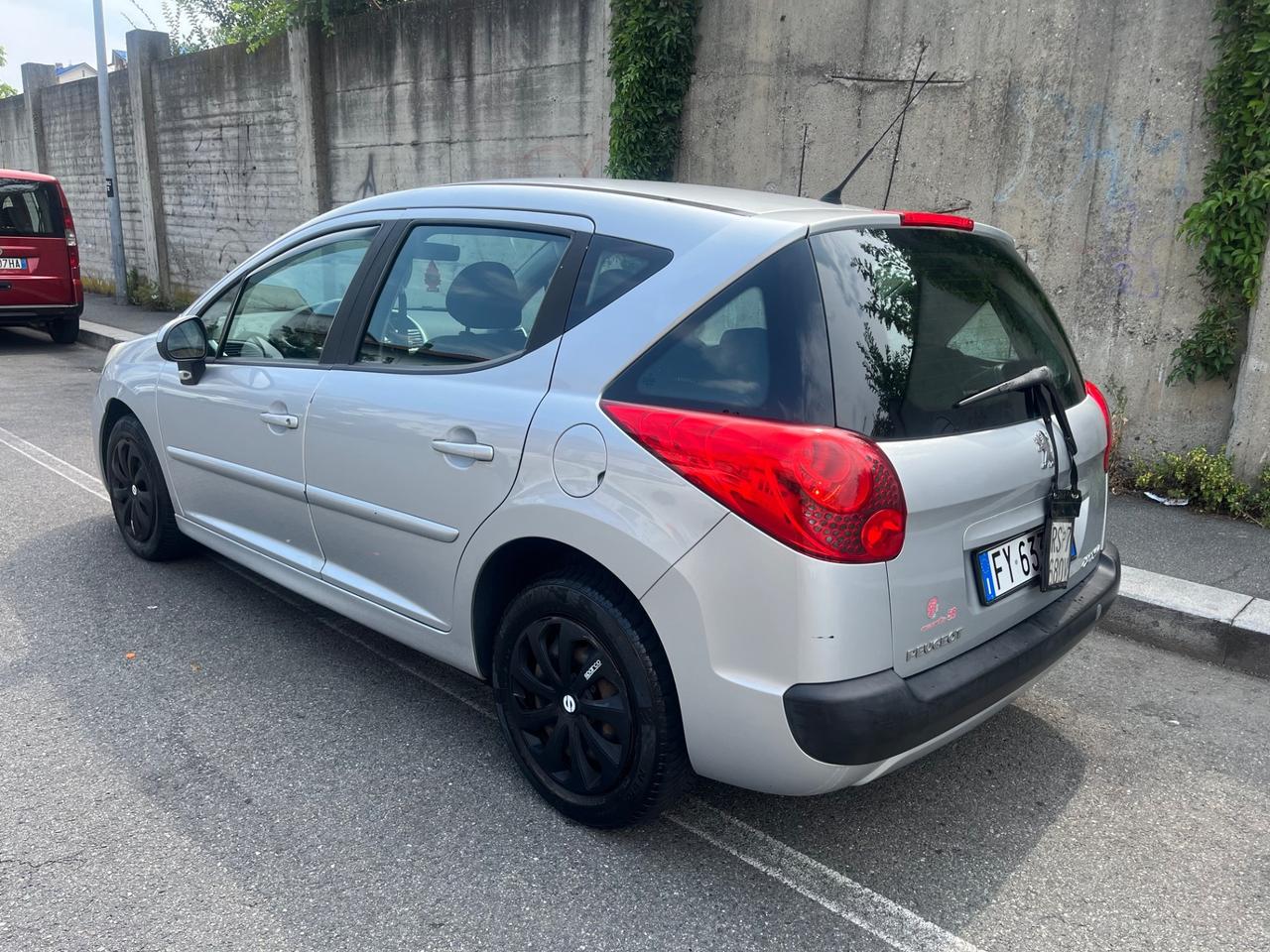 Peugeot 207 1.4 8V 75CV SW Active