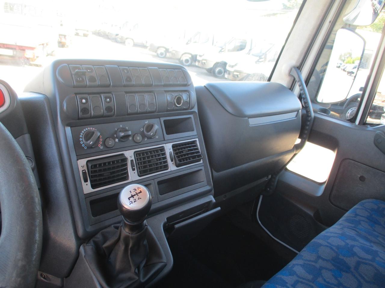 Iveco EUROCARGO 75/18 E5 FURGONE 6M+PEDANA CARICATRICE