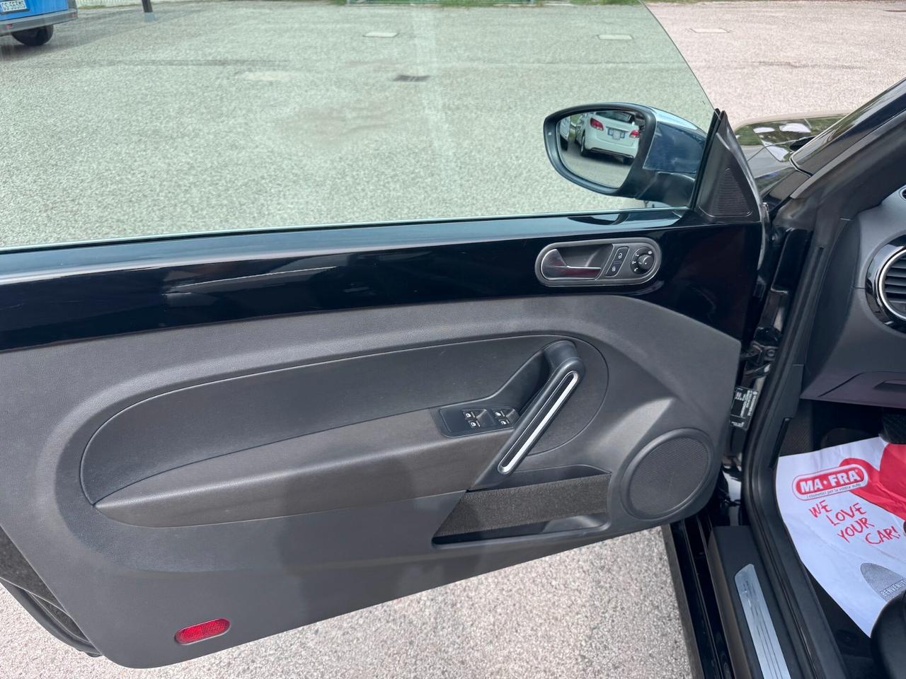 Volkswagen Maggiolino Cabrio 1.6 tdi Design 105cv UNICO PROPRIETARIO