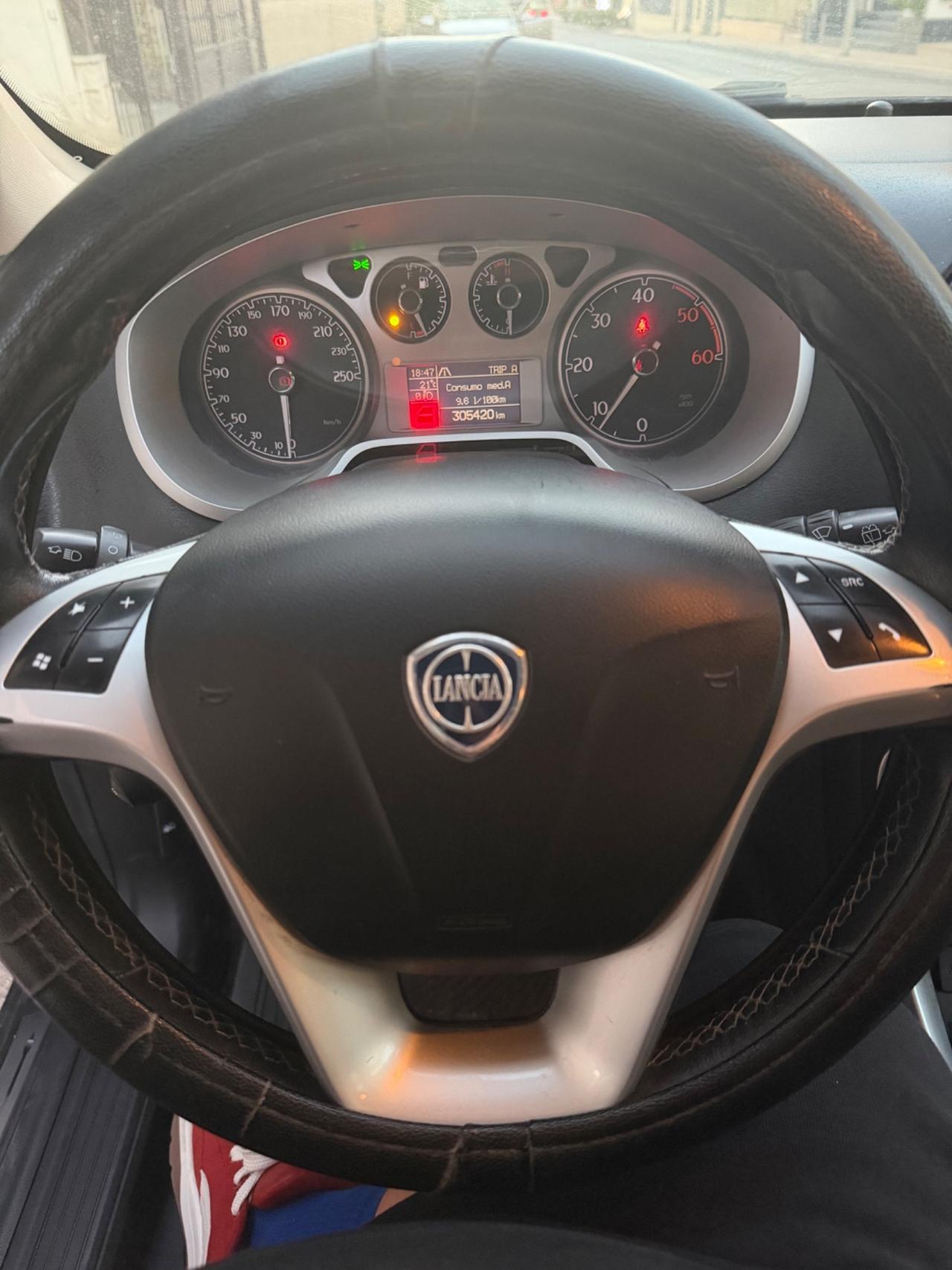 Lancia Delta 1.6 MJT DPF Silver