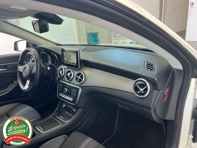 MERCEDES-BENZ CLA 200 d Automatic Sport - BERLINA -