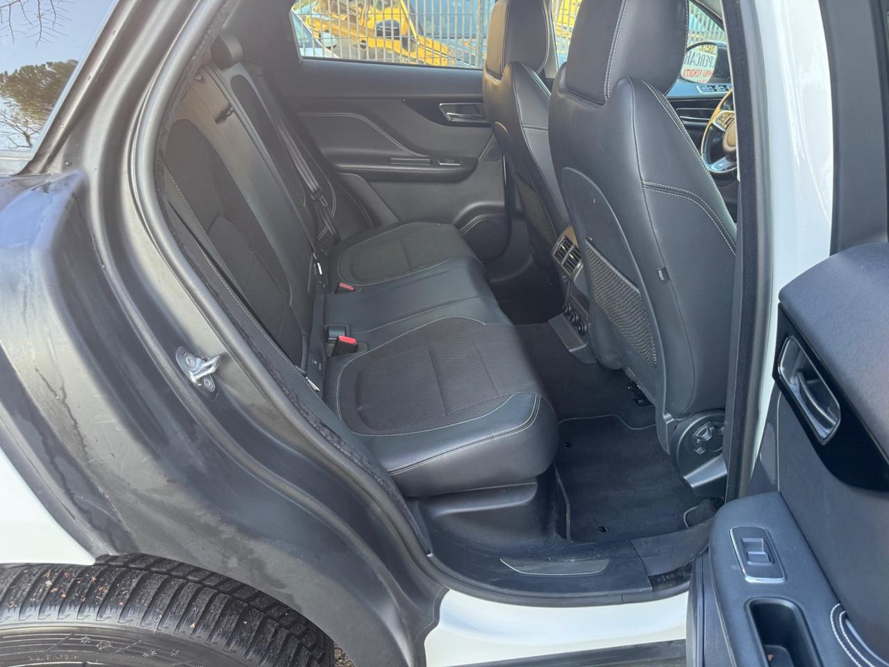Jaguar F-Pace 2.0 D 180 CV AWD R-Sport garanzia 12 m