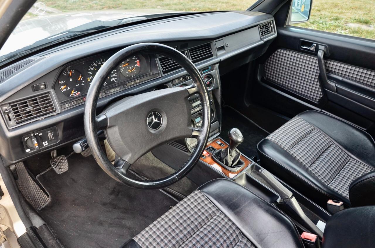 MERCEDES-BENZ 190 E 2.3-16 185cv, OTTIME CONDIZIONI, SERVICE CON FATTURE, MATCHING NUMBER, TETTO, A/C, PERMUTE