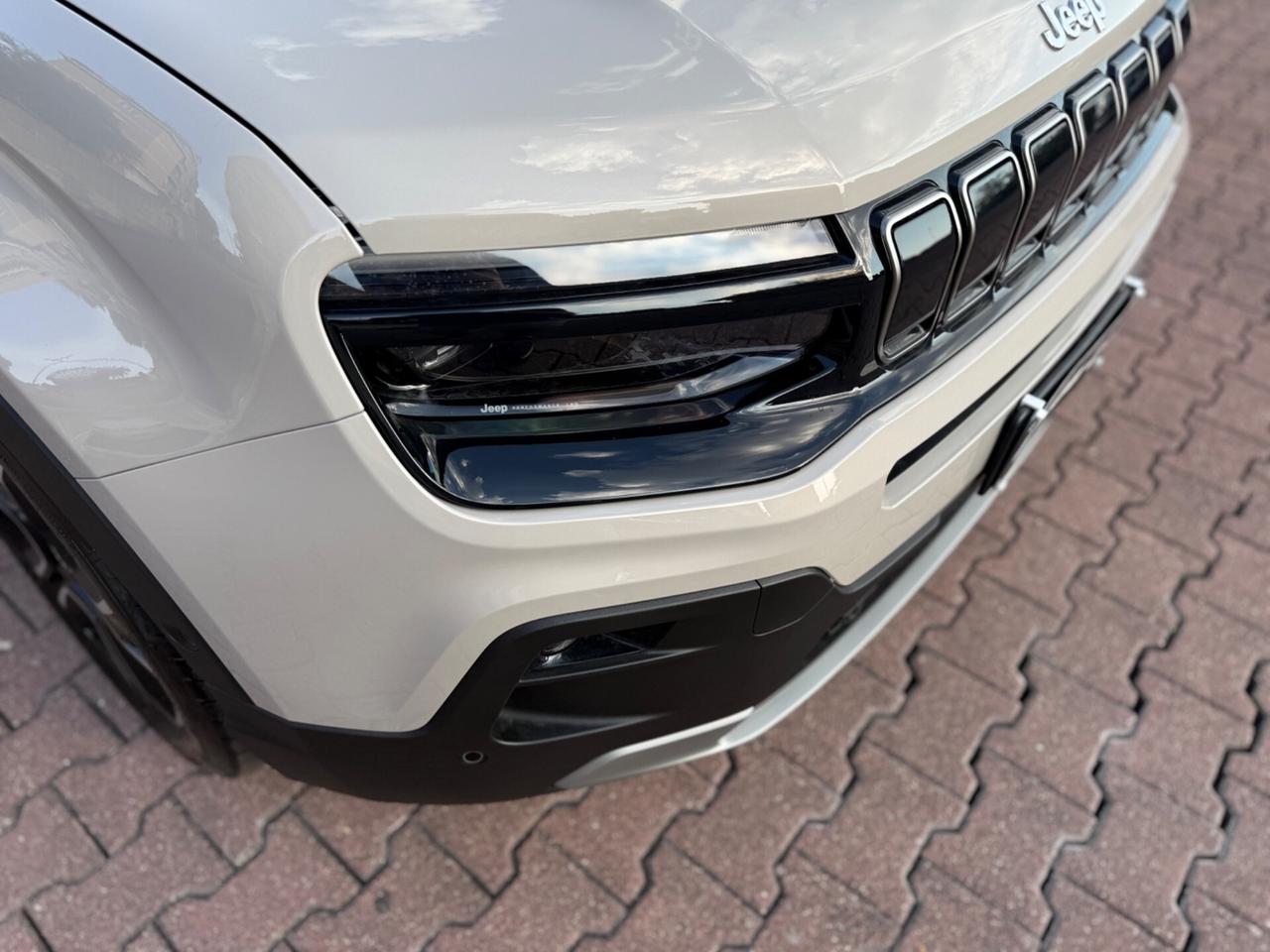 Jeep Avenger 1.2 Turbo e-Hybrid MHEV Summit