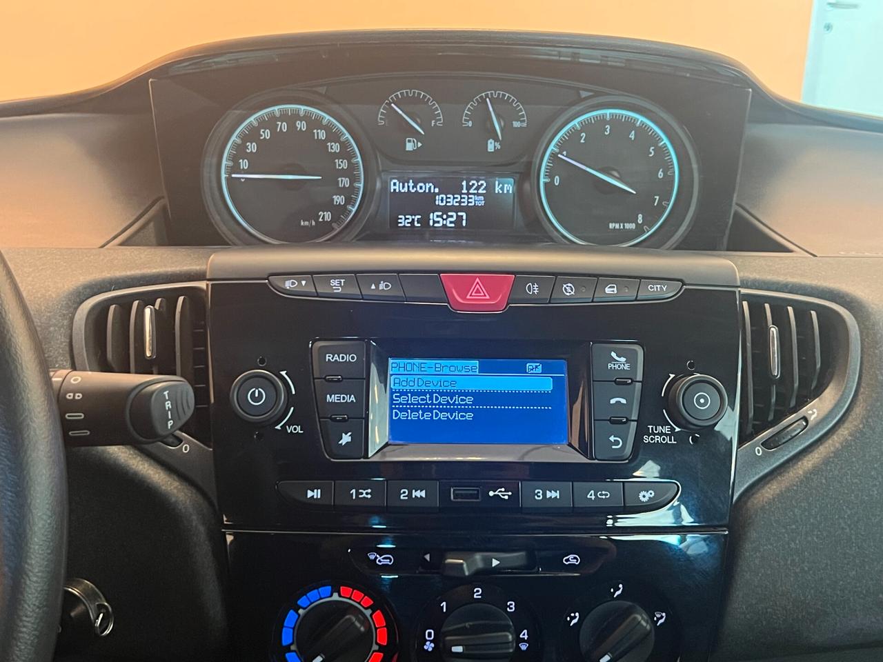 Lancia Ypsilon 1.0 FireFly 5 porte S&S Hybrid Silver
