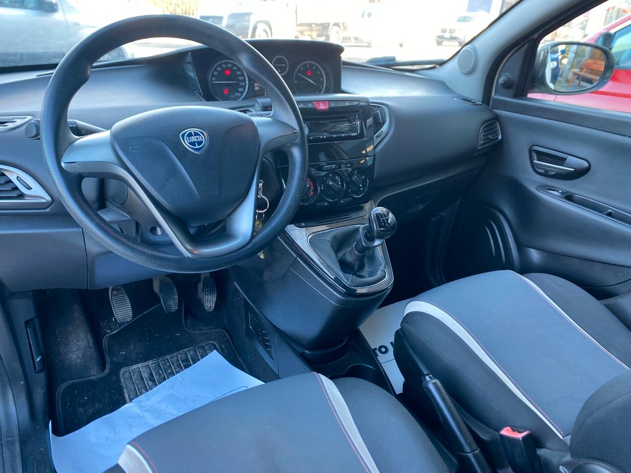 Lancia Ypsilon 1.2 69 CV 5 porte Elefantino