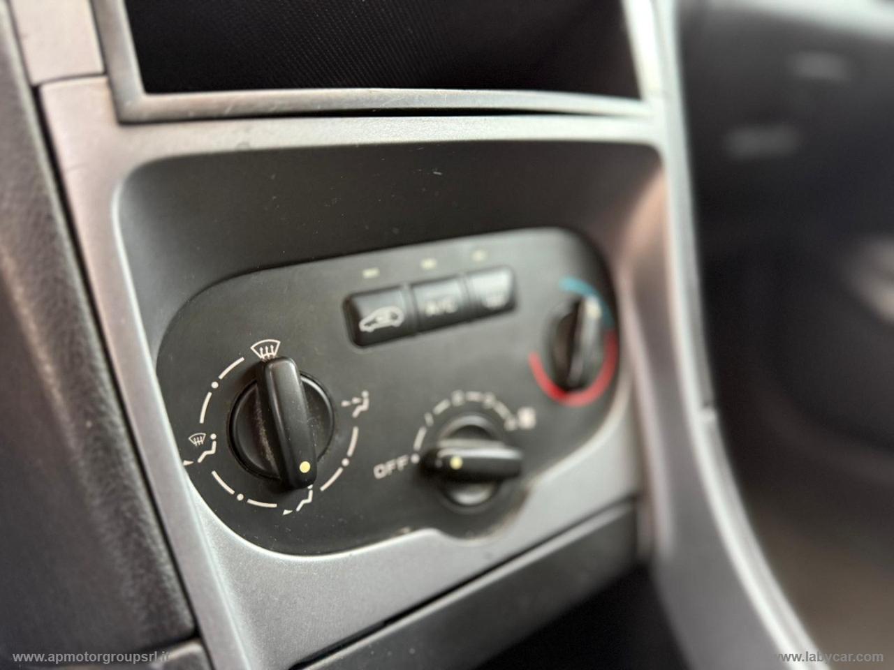 PEUGEOT 307 1.4 5p. XR
