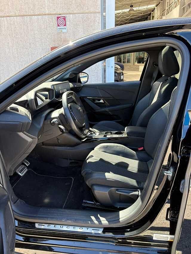 Peugeot 208 motore elettrico 136 CV 5 porte GT
