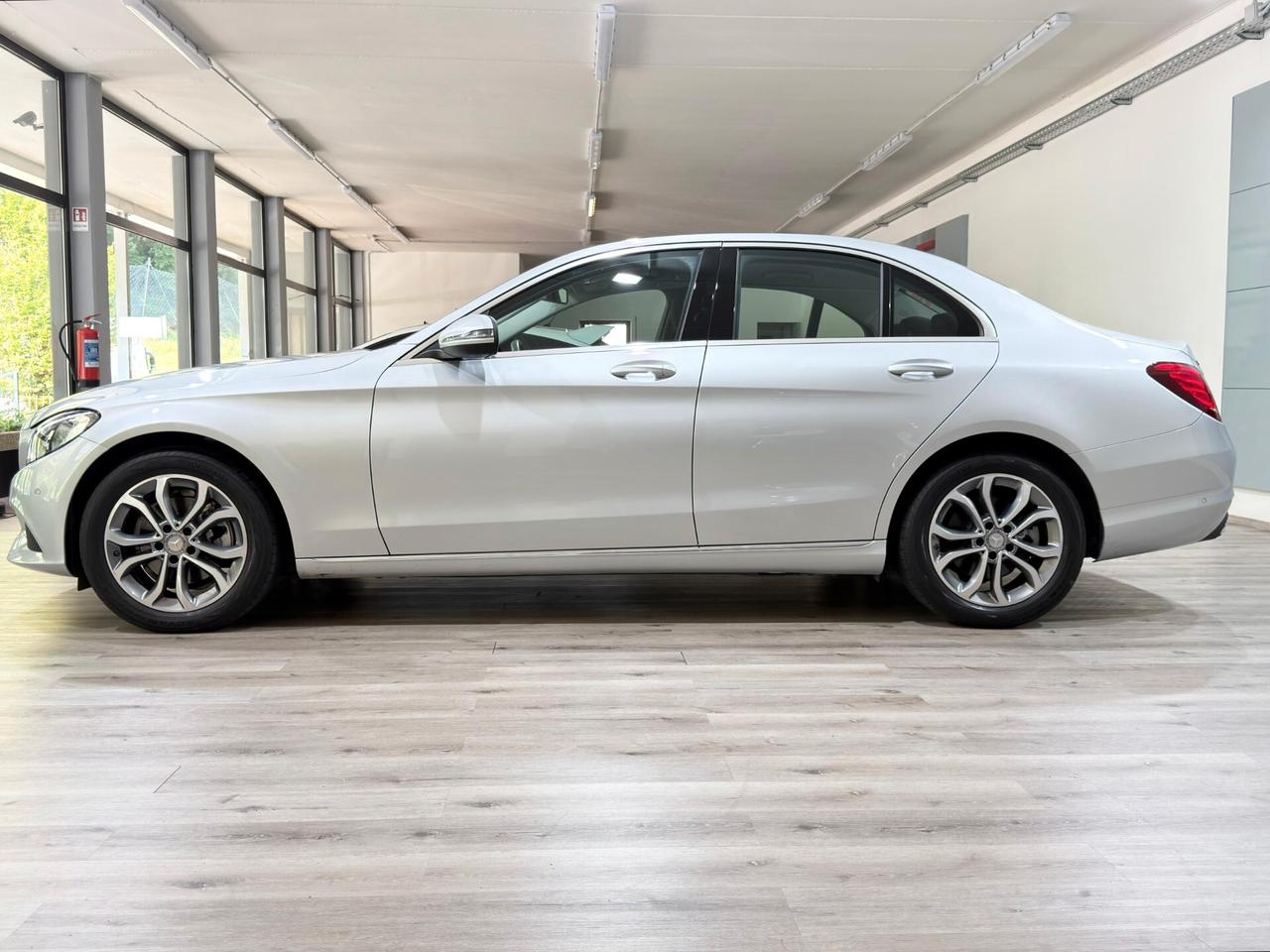 MERCEDES C 220 2.2d 170cv AUTO 75.000km BERLINA