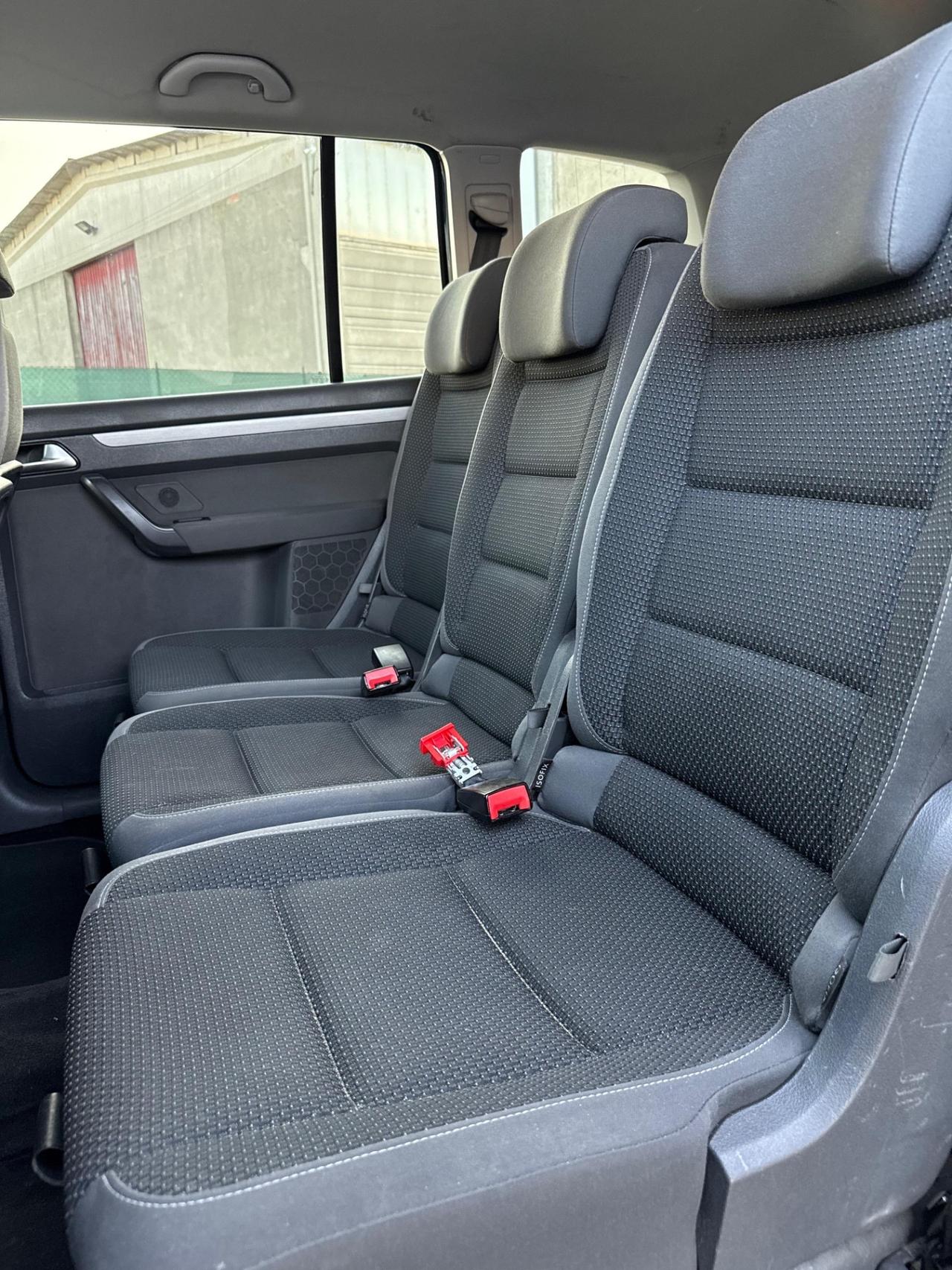 Volkswagen Touran 1.6 TDI 7 posti km 132.000 euro 5