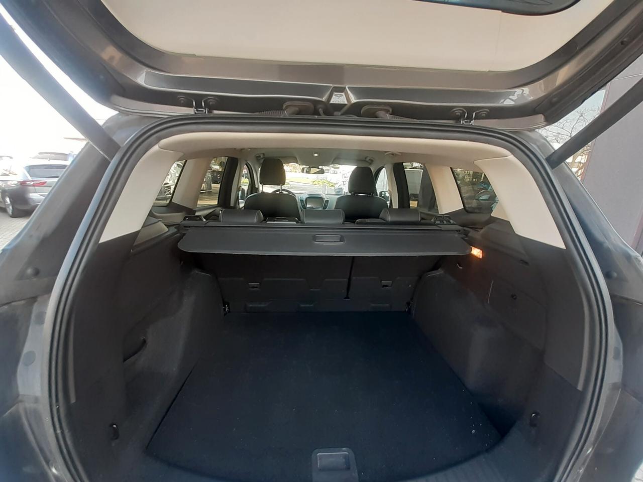 Ford Kuga 1.5 TDCI 120 CV S&S 2WD Titanium