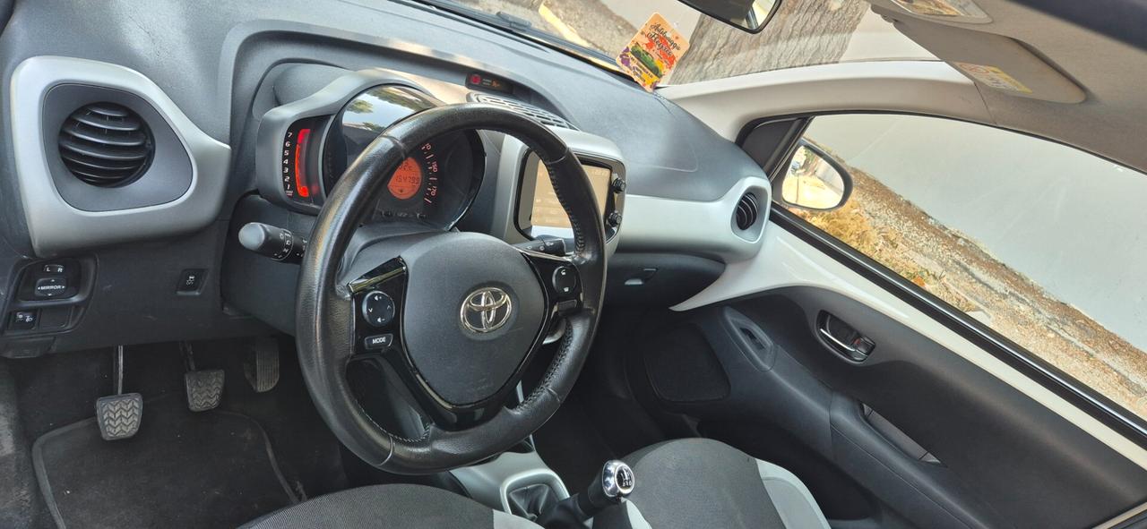 Toyota Aygo X-PLAY 5 PORTE RETROCAMERA CON GARANZIA