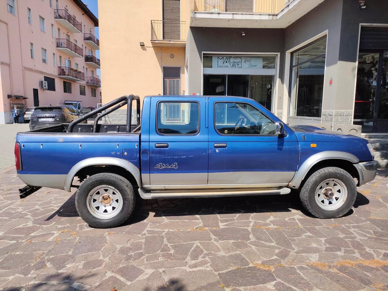 Nissan Navara Double Cab King Cab 2.5 TD