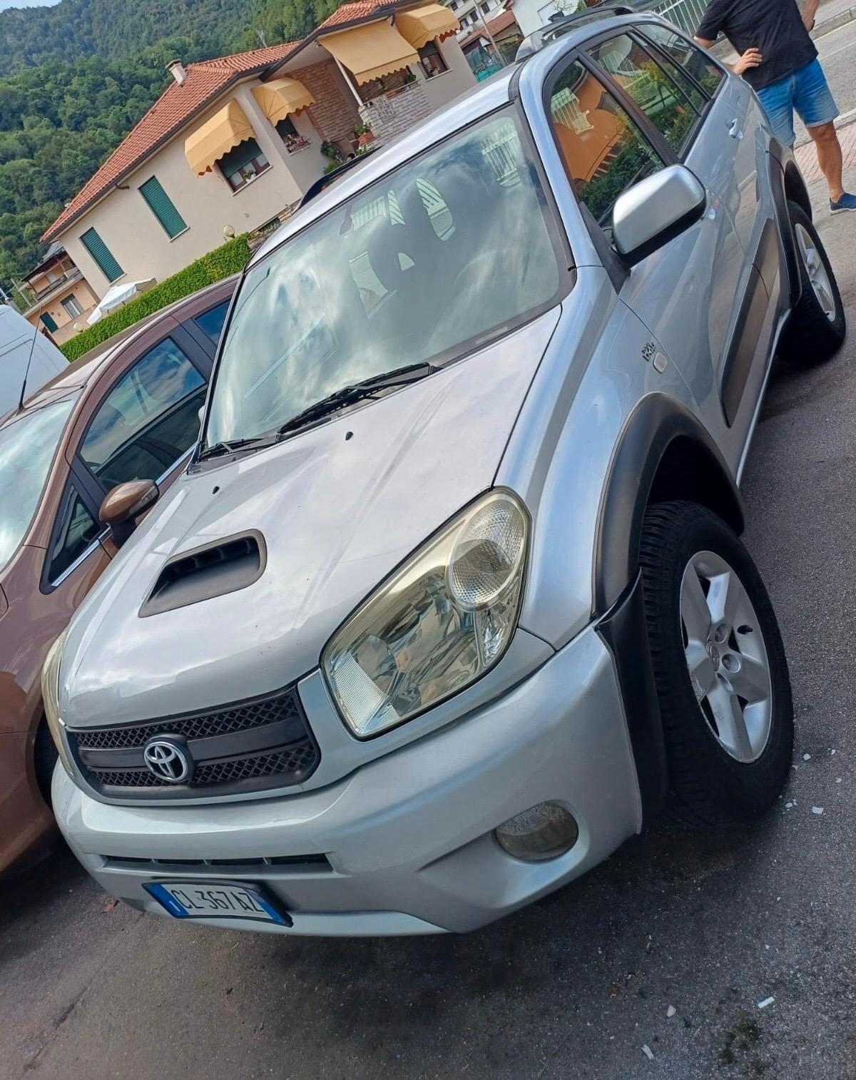 Toyota RAV 4 2.0 Tdi D-4D anno 2003 con 232000 km