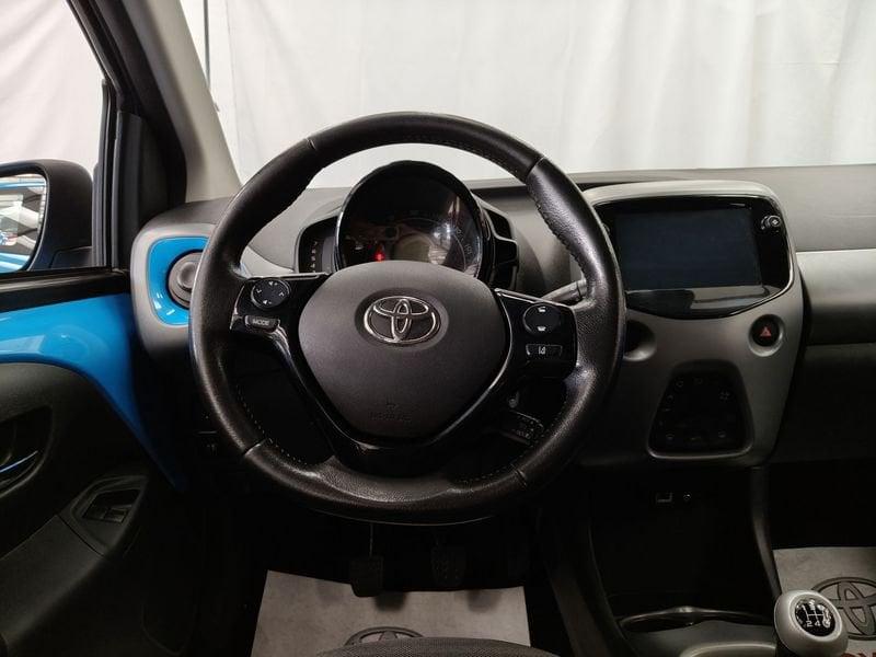 Toyota Aygo Connect 1.0 VVT-i 72 CV 5 porte x-play
