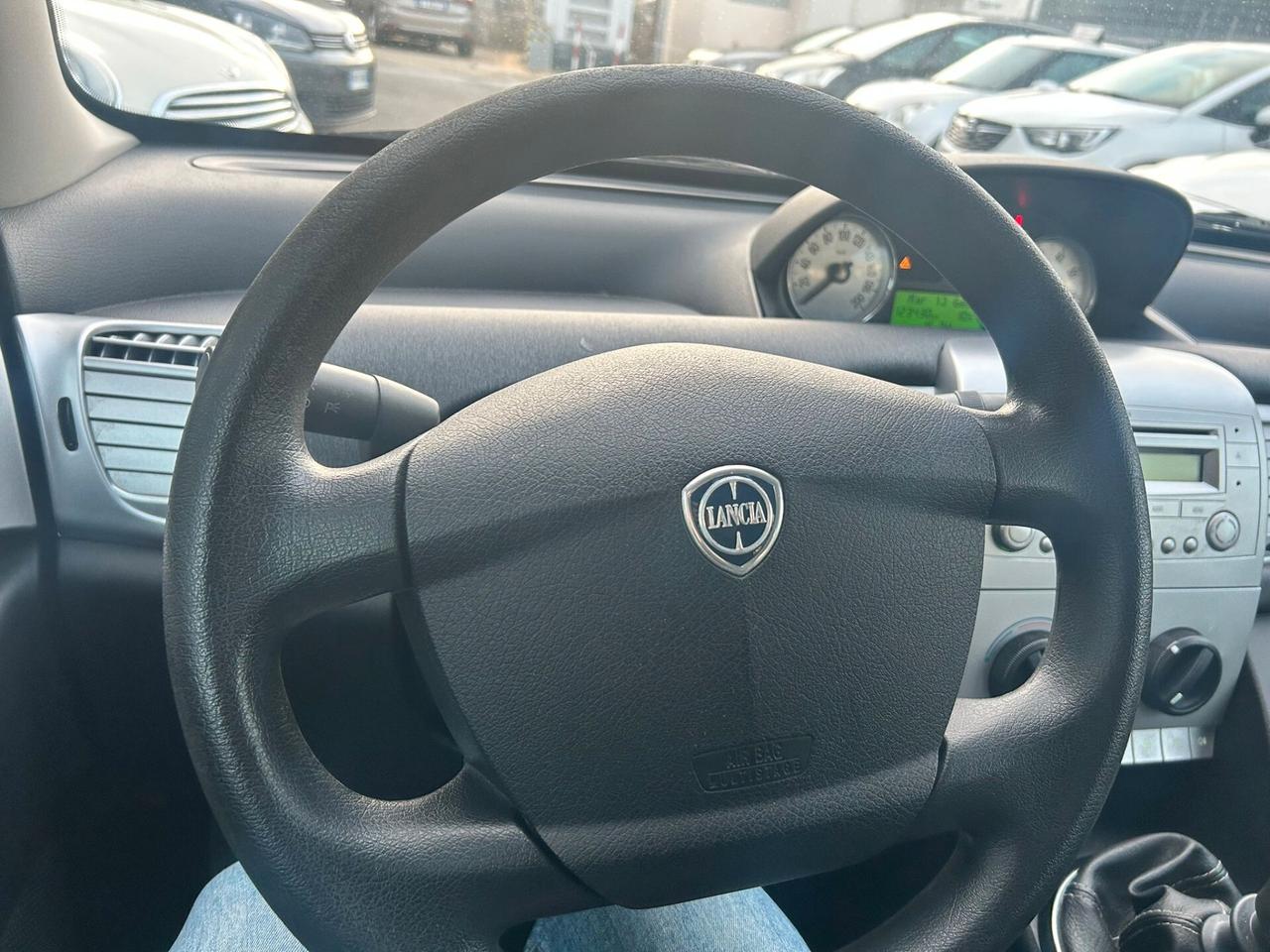 Lancia Ypsilon 1.2B X NEOPATENTATI 2011