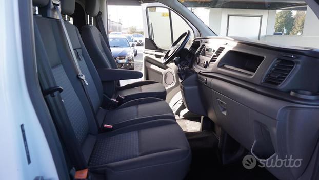 FORD Transit Custom 300 2.0 TDCi 130 PC-DC Furgo