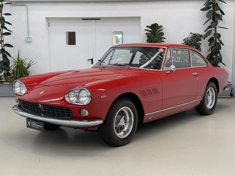 Ferrari 330 GT 2+2 restauro da concorso