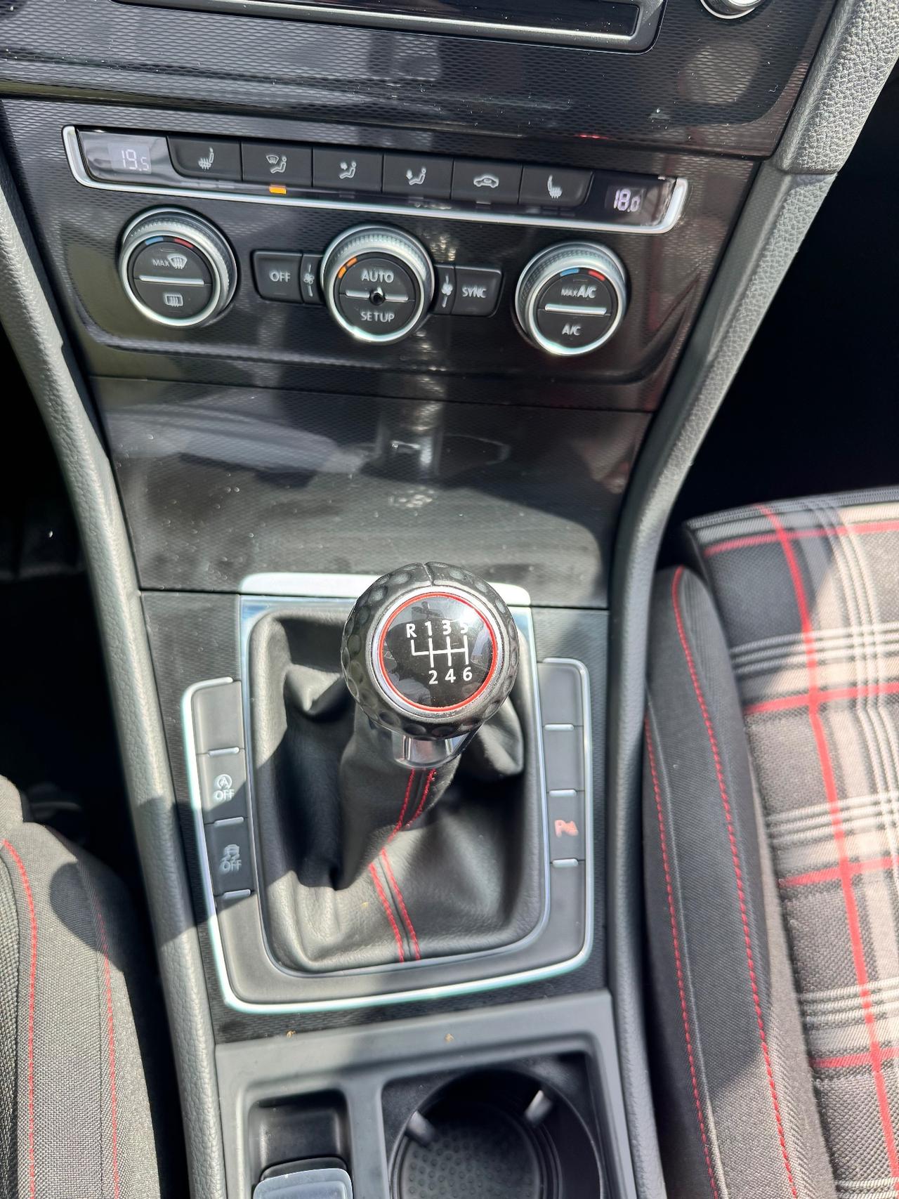 Volkswagen Golf GTI 2.0