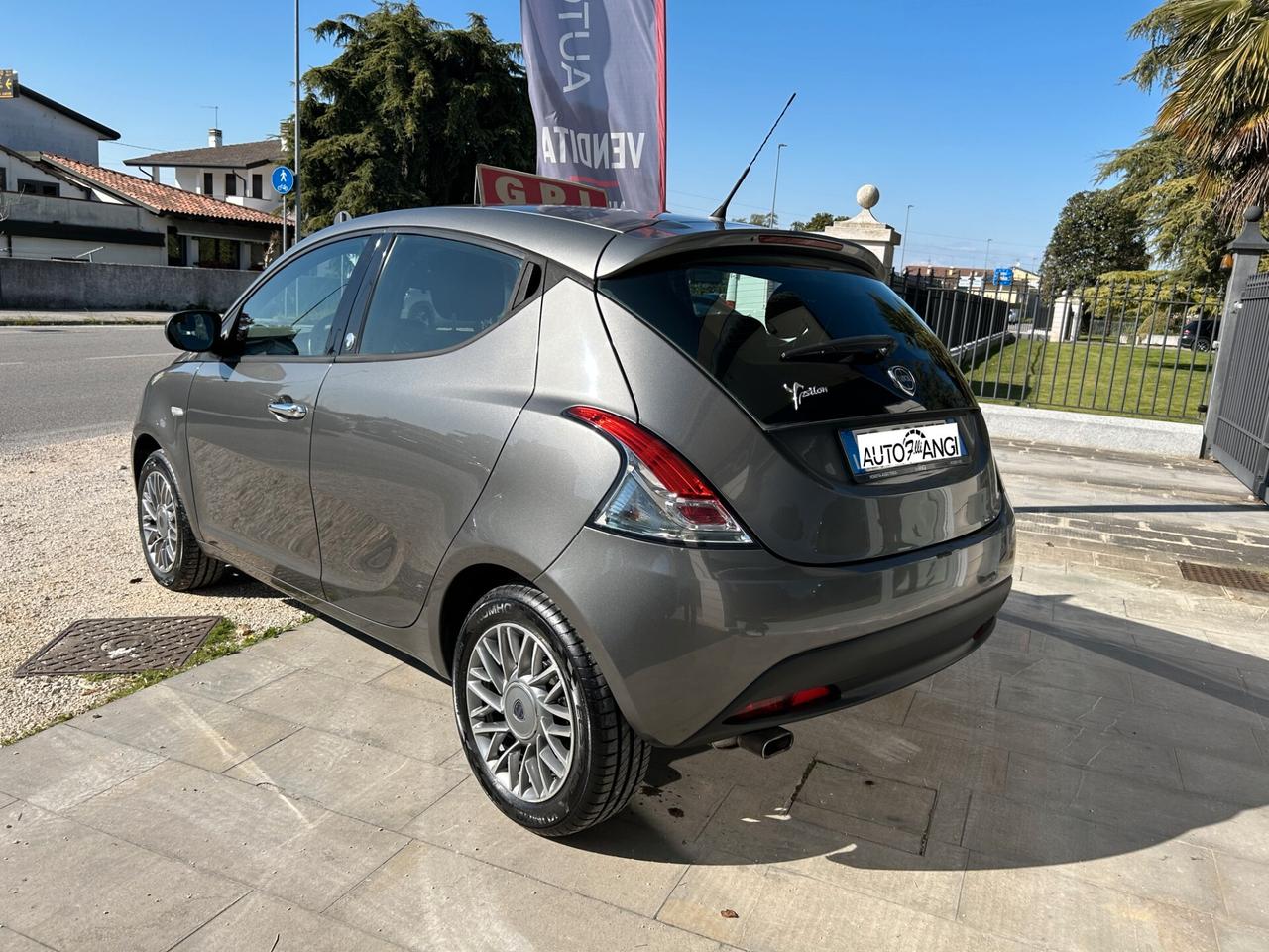 Lancia Ypsilon 1.2 69 CV GPL Ecochic Gold GPL VALIDO 2033
