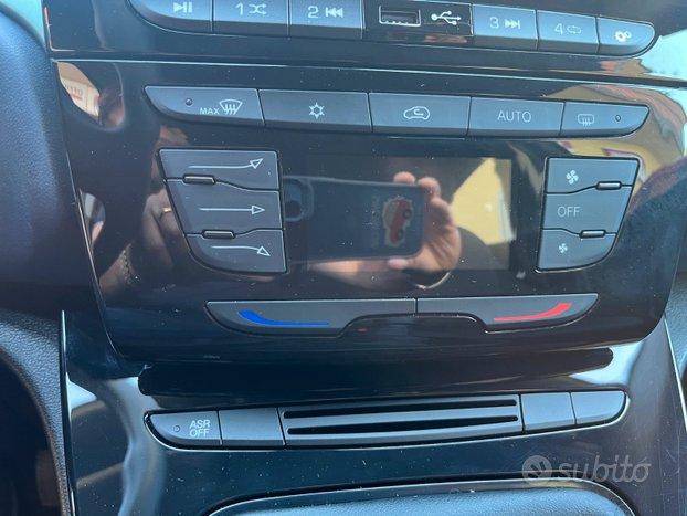 LANCIA YPSILON HYBRID GOLD