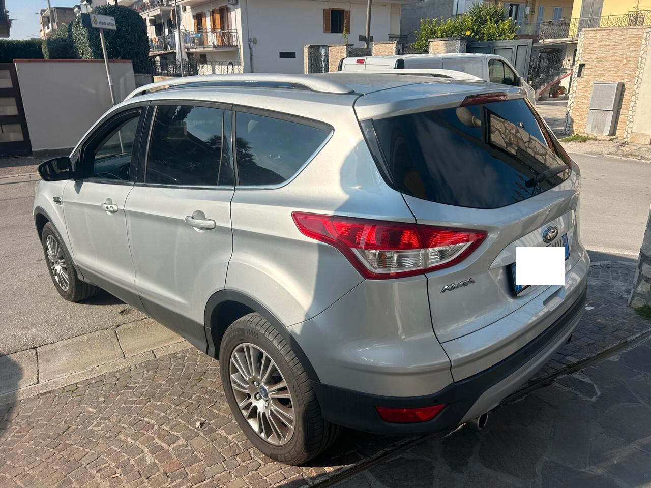 Ford Kuga 2.0 TDCI 140 CV 4WD Powershift Titanium