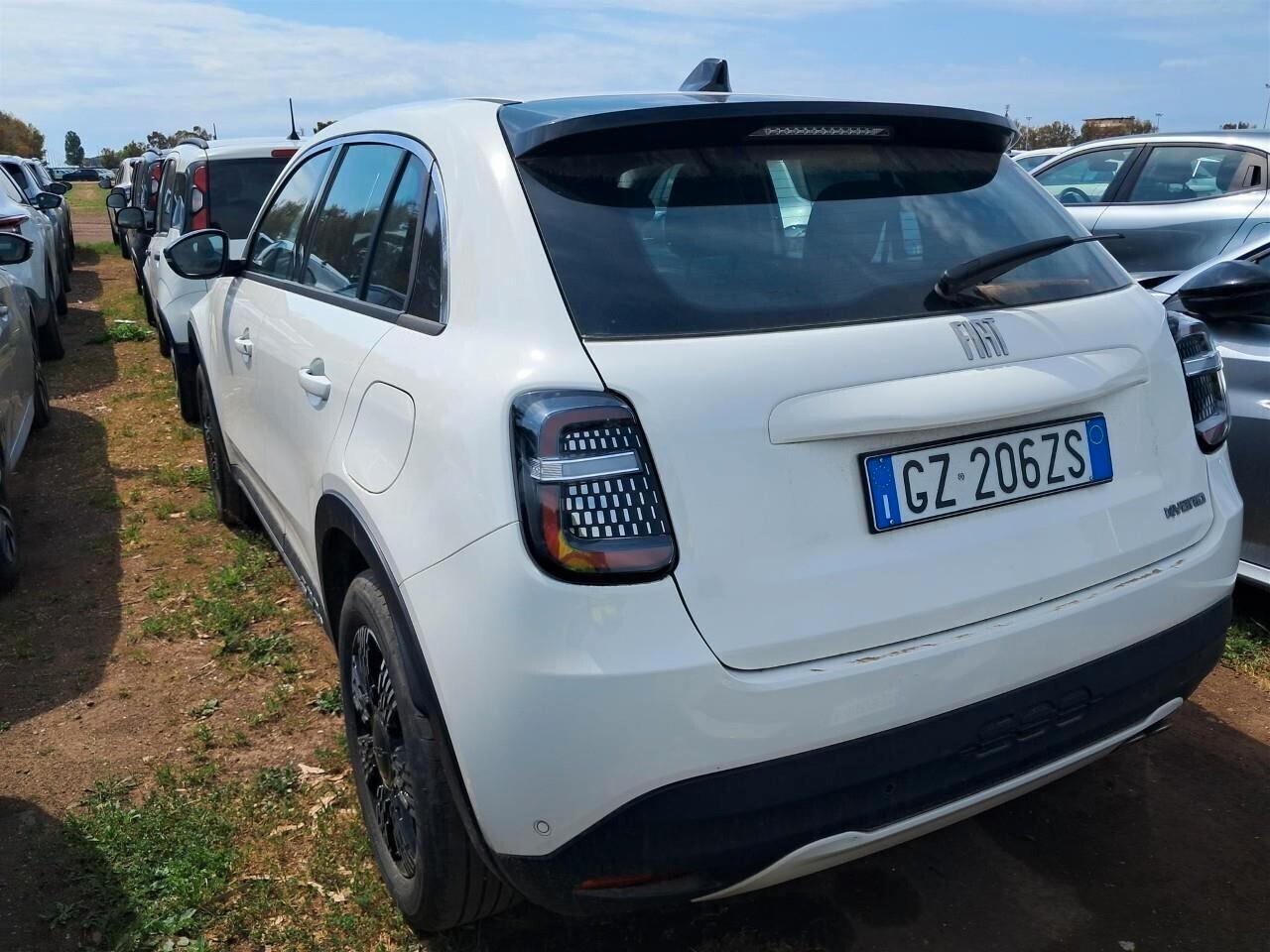 FIAT 600 1.2 HYBRID 145CV DCT MHEV POP ( FARI LED - COCKPIT - CRUISE - MIRROR - SENSORI POST. - CERCHI 17 )