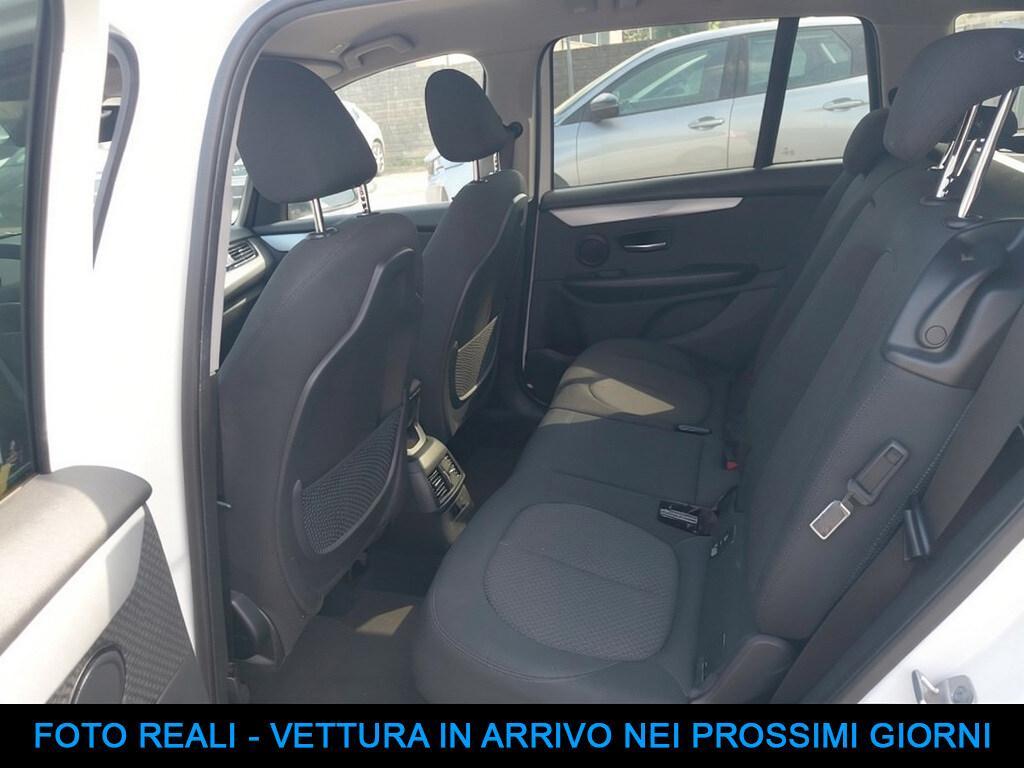 BMW Serie 216d Business autom. 7posti LED, Navi, Vetri oscurati