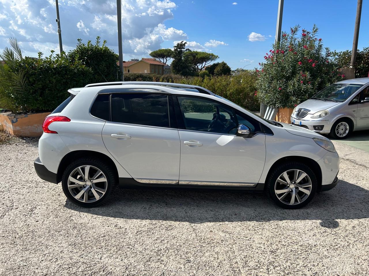 Peugeot 2008 1.6 e-HDi 115 CV Stop&Start Allure