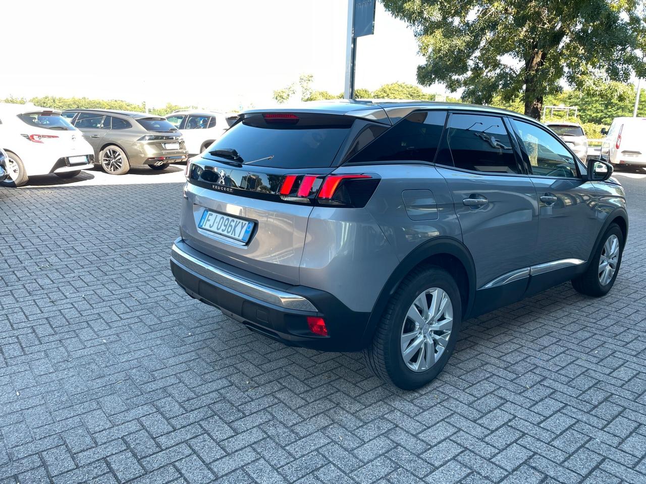 Peugeot 3008 BlueHDi 120CV Active **2 ANNI DI GARANZIA**