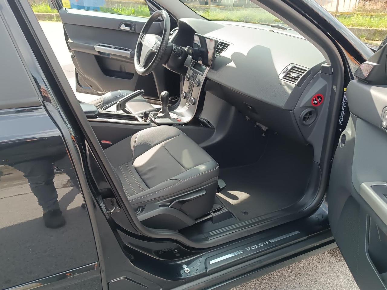 Volvo V50 1.6d R-design