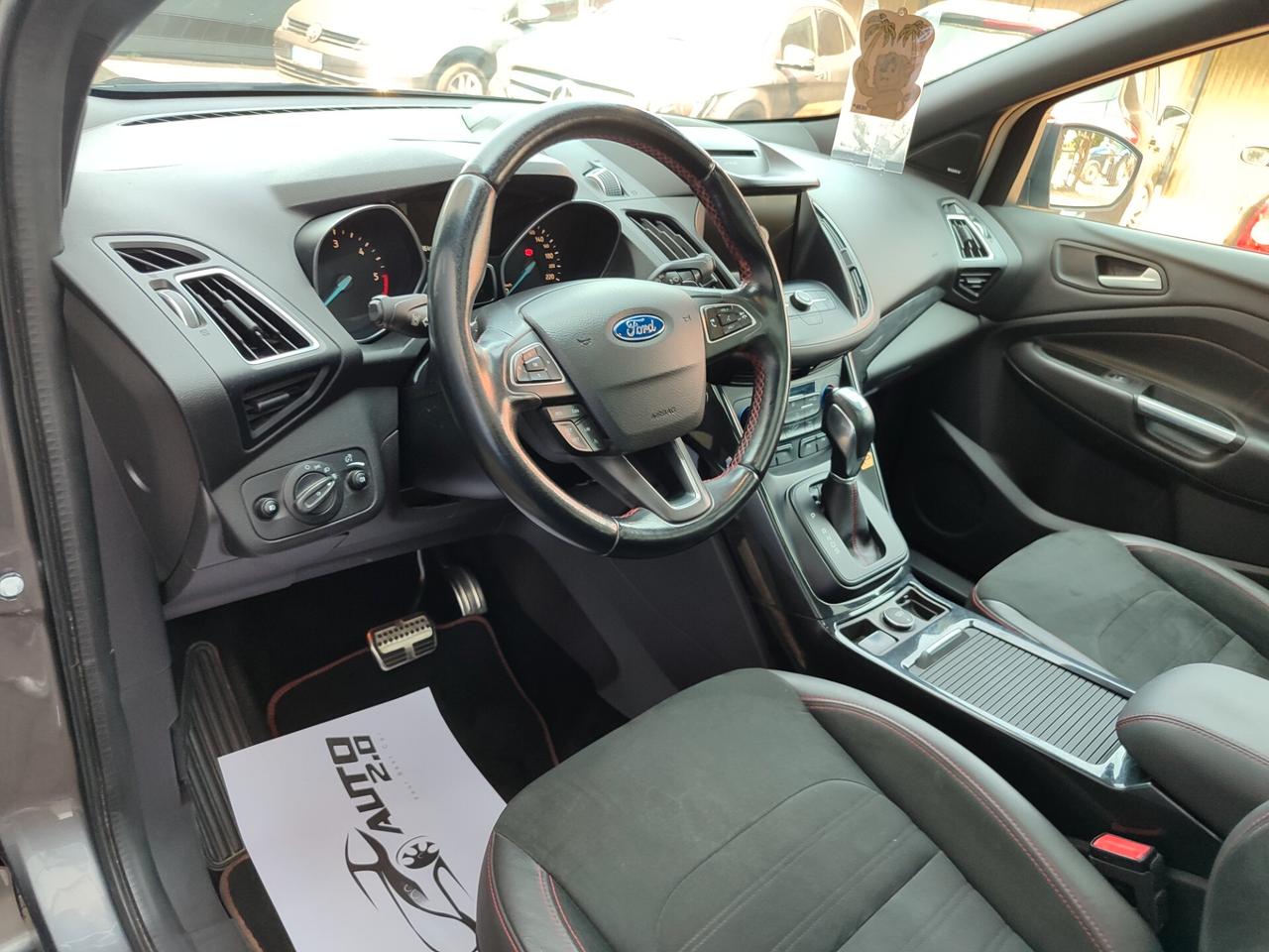 Ford Kuga 1.5 TDCI 120 CV S&S 2WD ST-Line