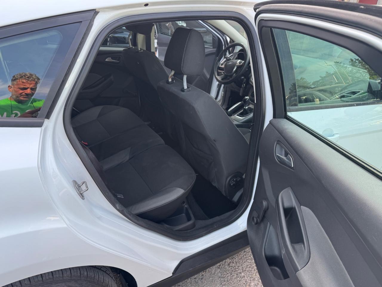 Ford Focus 1.0 EcoBoost 125 CV tagliando