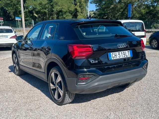 Audi Q2 30 TFSI Identity Black