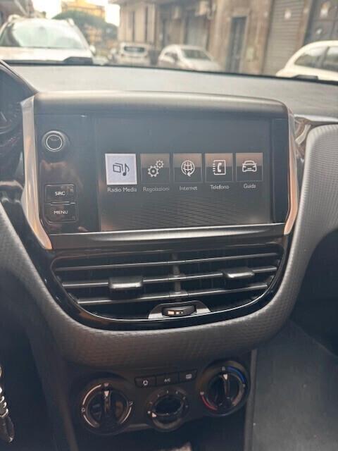 Peugeot 2008 1.6 HDi -Turbo Diesel - 2015