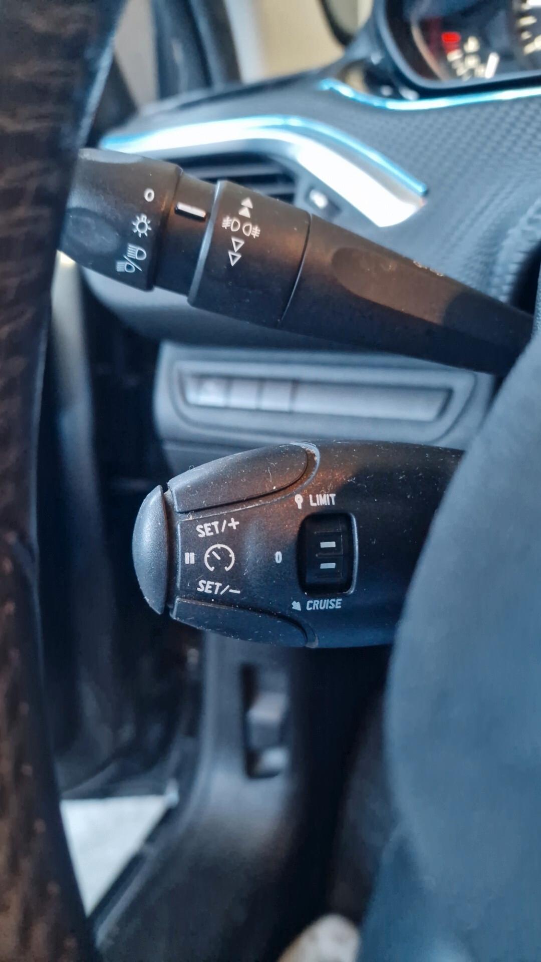 Peugeot 2008 BlueHDi 100 Allure