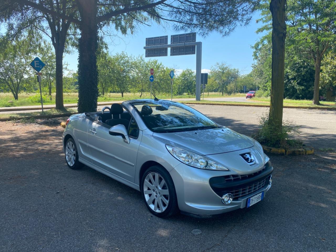 Peugeot 207 1.6 VTi 120CV CC Féline