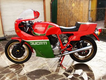 DUCATI 900 M HR (Mike Hailwood Replica)