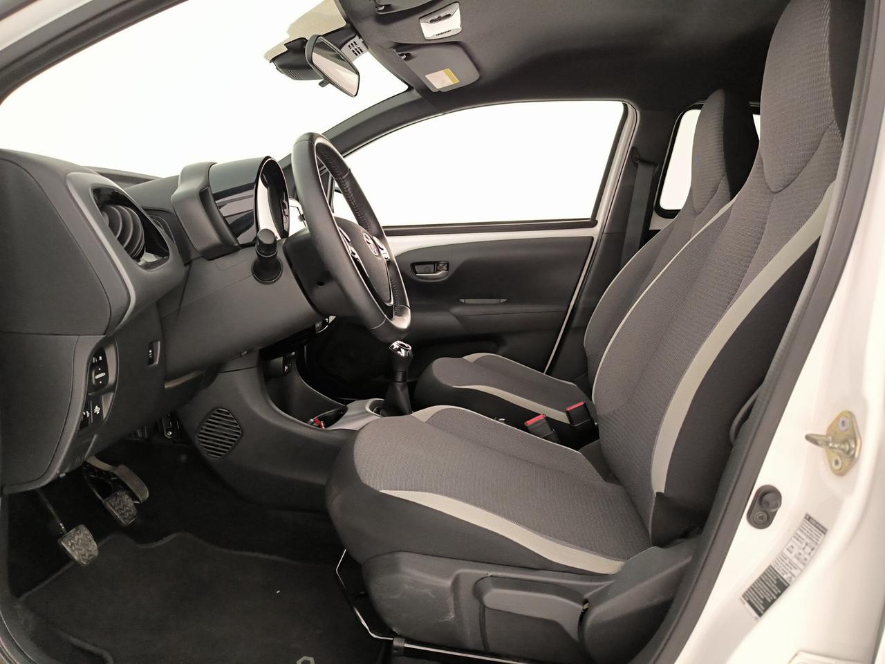 Toyota Aygo 5p 1.0 x-clusiv 72cv