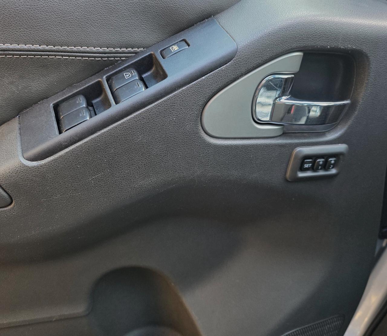 Nissan Pathfinder 2.5 dCi LE Auto 7 Posti