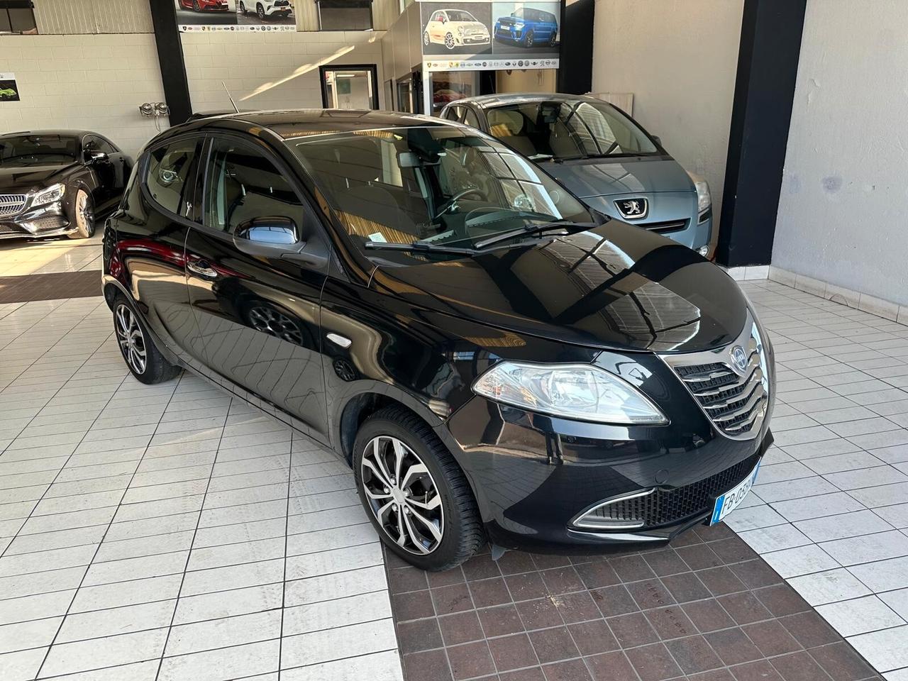 Lancia Ypsilon 1.2 69 CV 5 porte S&S Platinum
