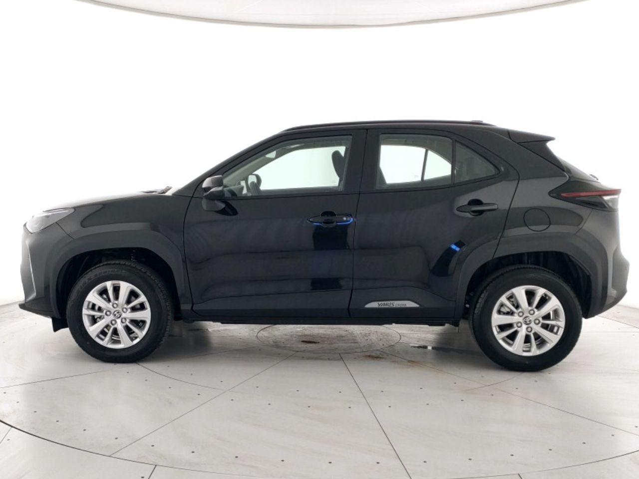 TOYOTA Yaris Cross 1.5h Active fwd 115cv e-cvt