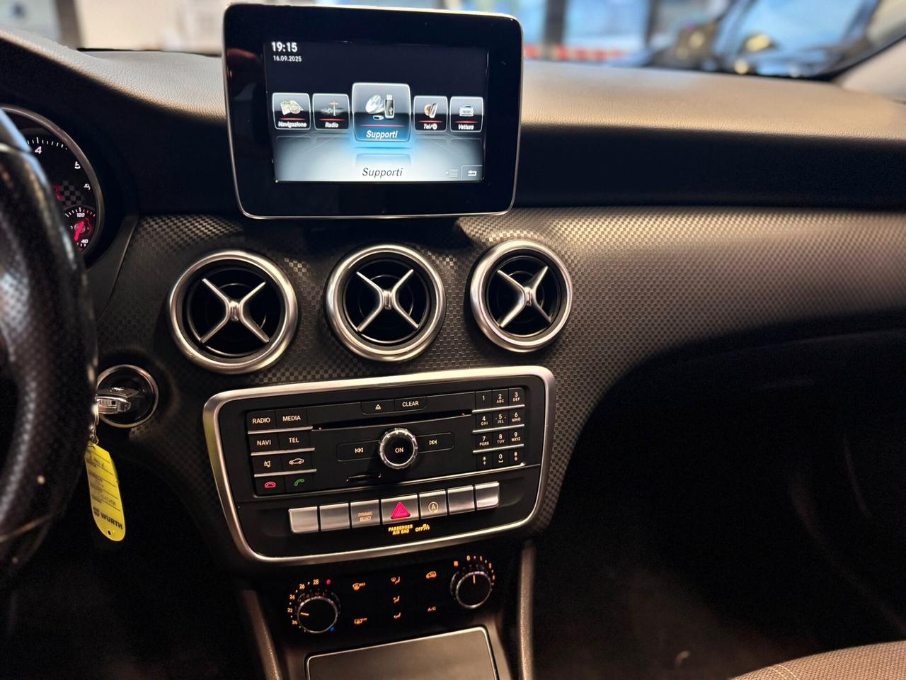 Mercedes-benz A 180 d Sport my16