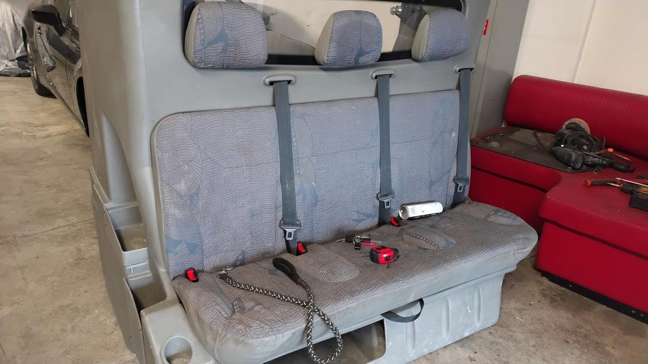 Renault Trafic 6 posti autocarro