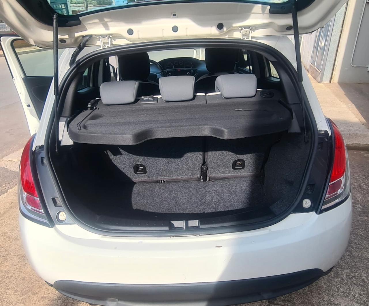 Lancia Ypsilon 1.2 69 CV 5 porte Elefantino
