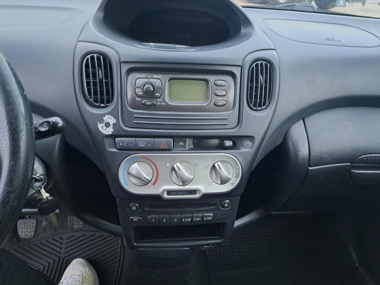 Toyota Yaris Verso 1.4 Tdi D-4D - 2005