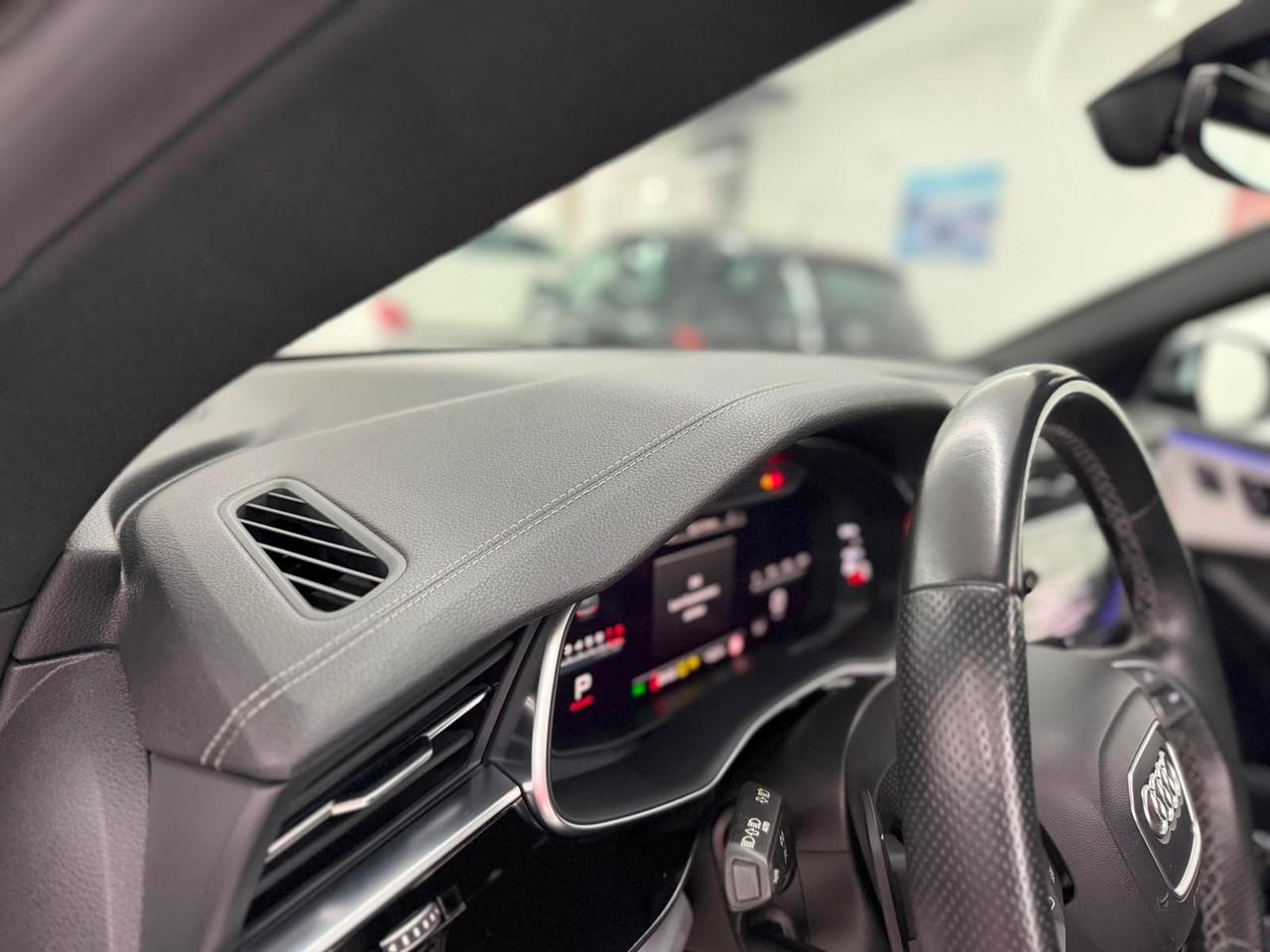 Audi Q8 SQ8 TFSI quattro tiptronic