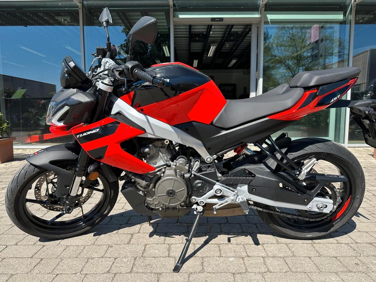 Aprilia Tuono 457