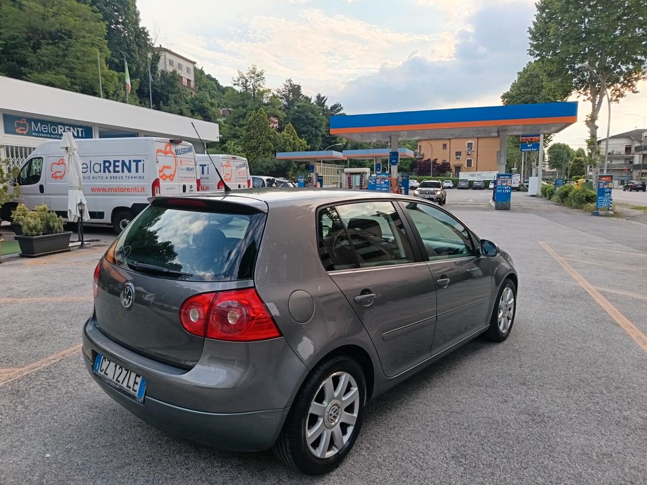 Volkswagen Golf Benz anno 2006 ok neo patente z