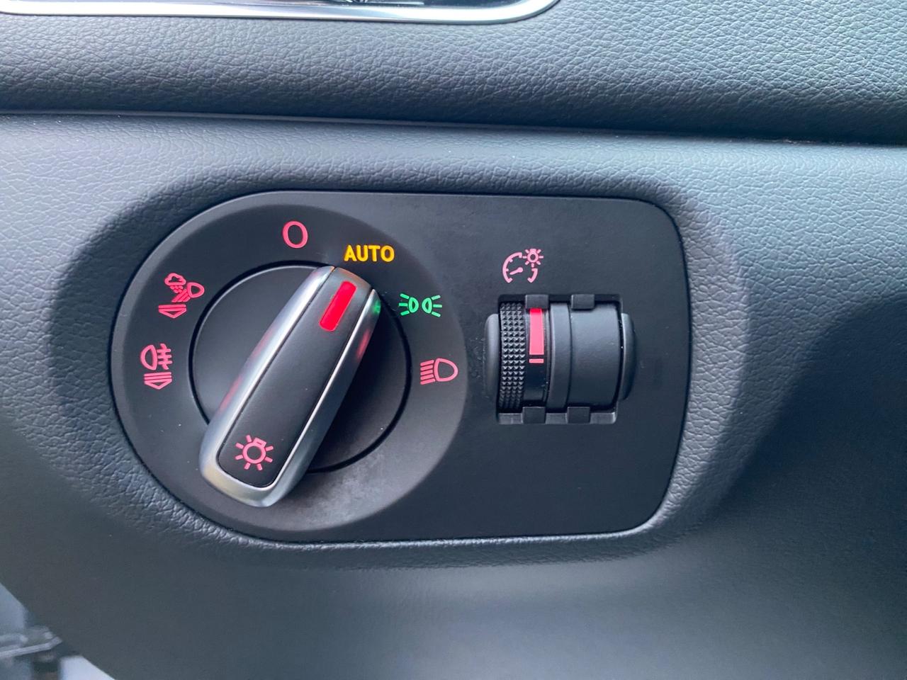 Audi Q3 2.0 TDI 120 CV S-tronic Sport S-Line